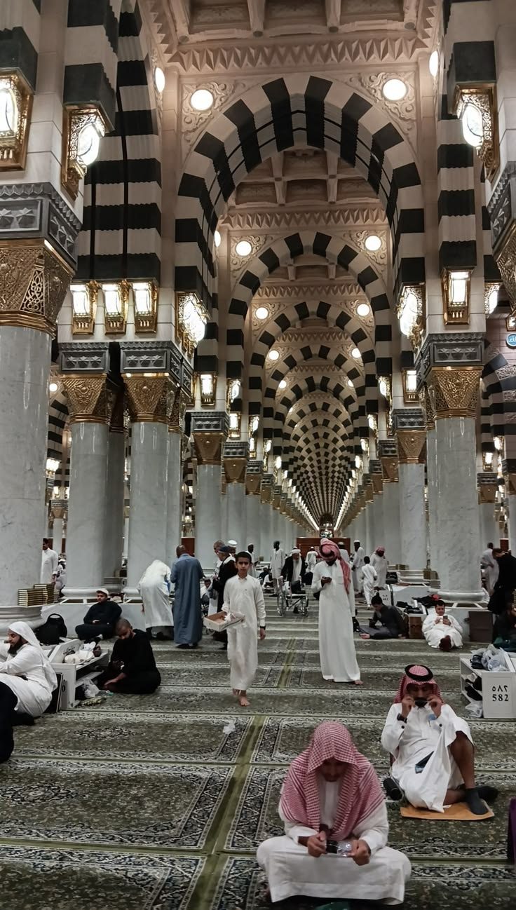 Umrah Sesuai Sunnah: Panduan Manasik Praktis untuk Jamaah Pemula