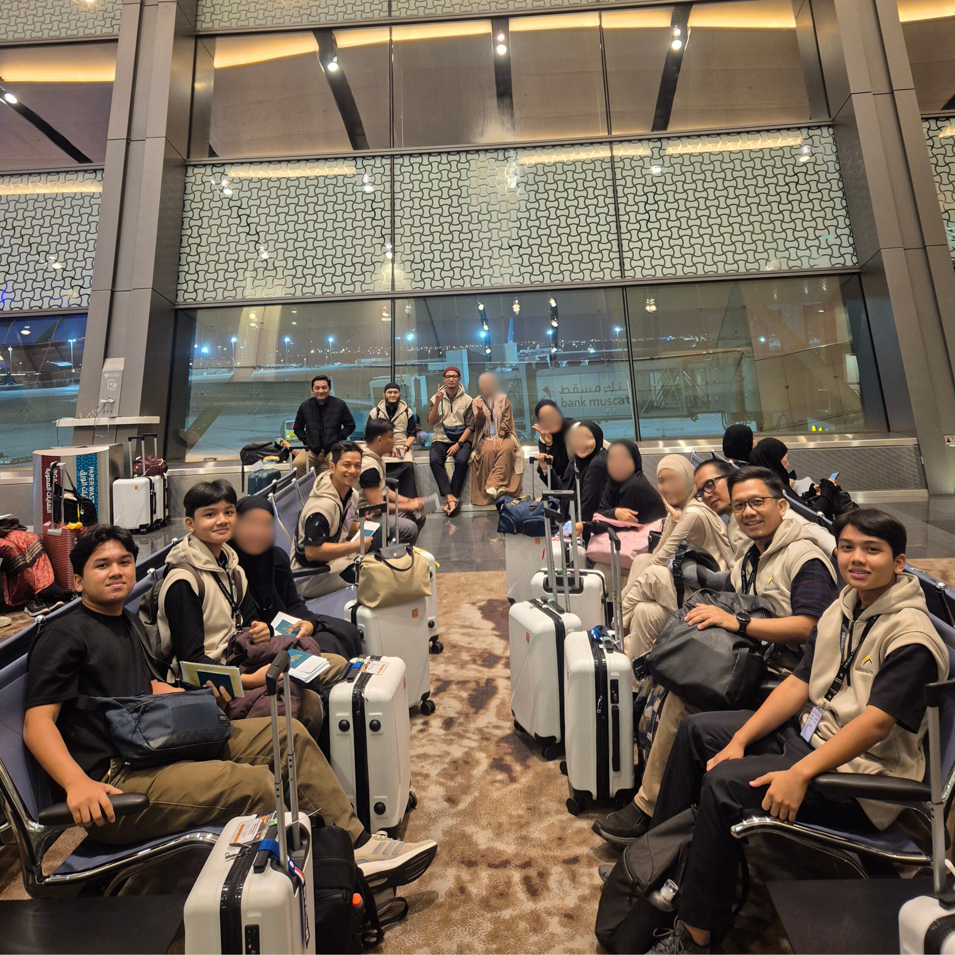 Jamaah di depan Ka'bah